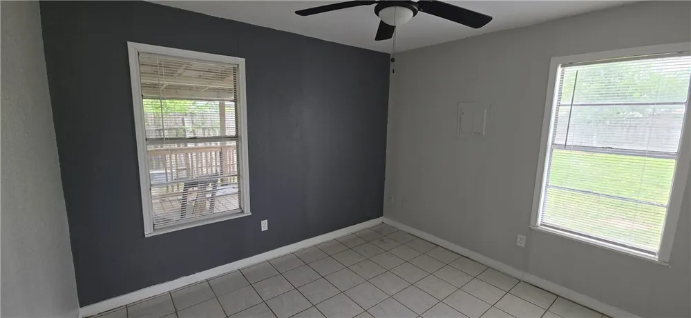 1013 Evergreen Street Mathis, TX 78368