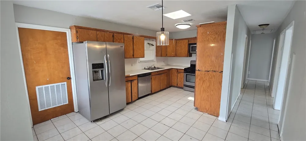 1013 Evergreen Street Mathis, TX 78368