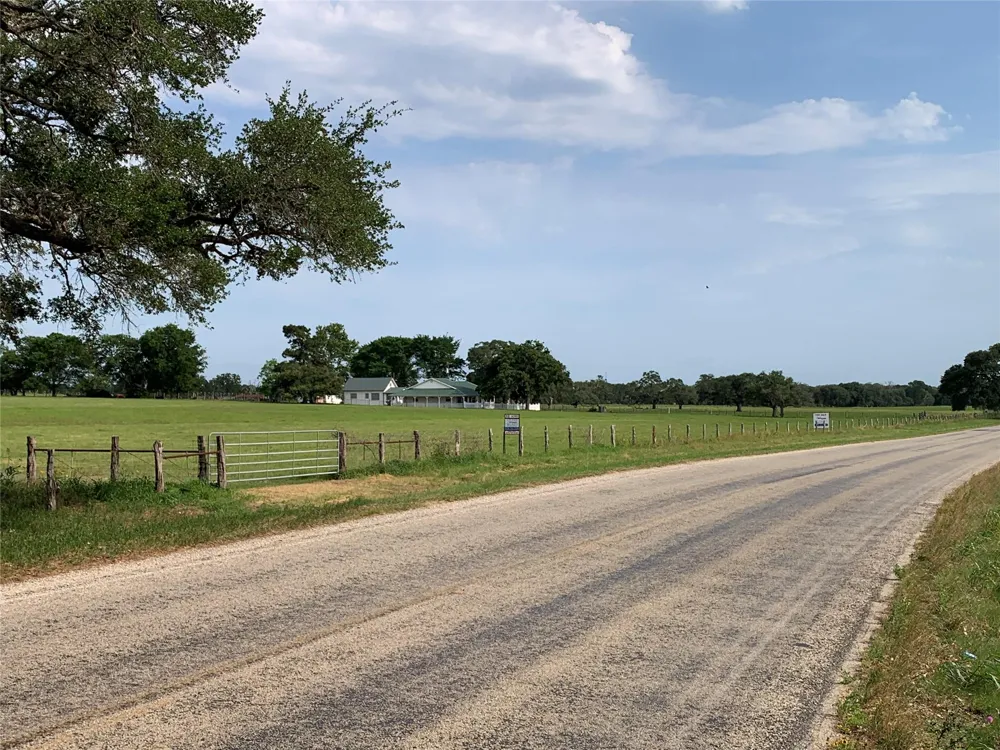 Fm 957 Schulenburg, TX 78956