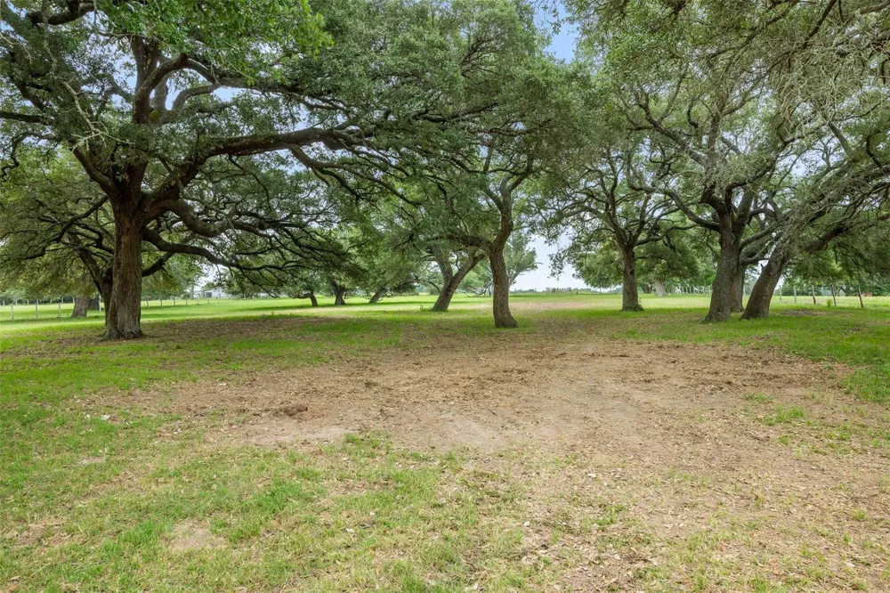 Fm 957 Schulenburg, TX 78956