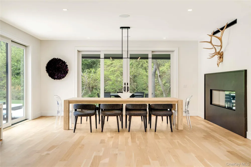 100 S Ferry Road Shelter Island, NY 11964