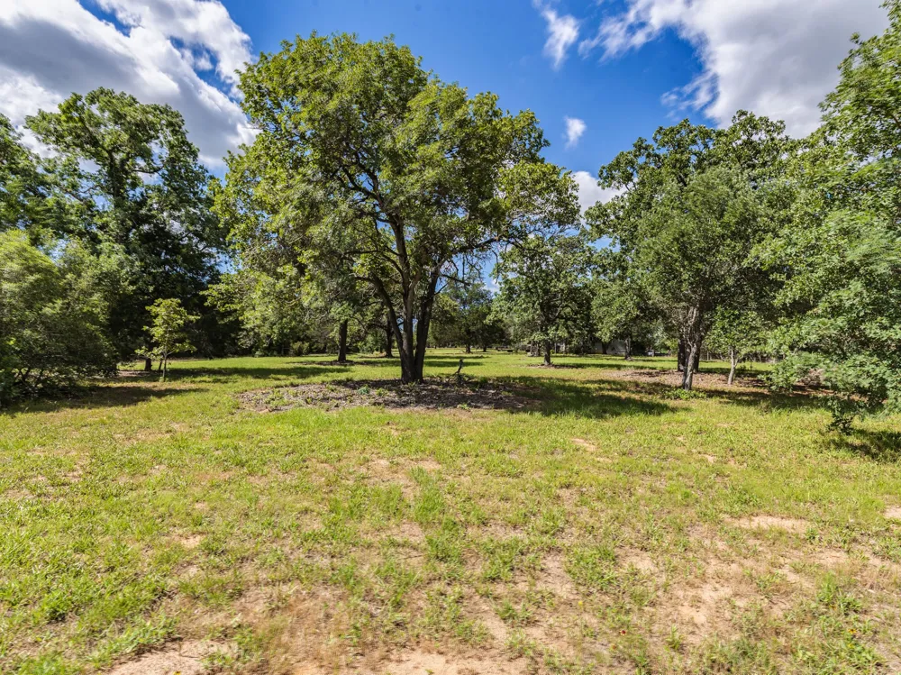 160 Radcliff Lane Harwood, TX 78953