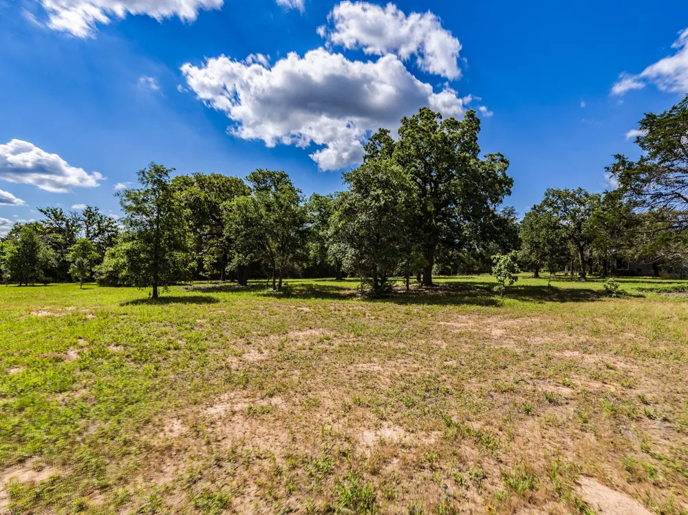 160 Radcliff Lane Harwood, TX 78953
