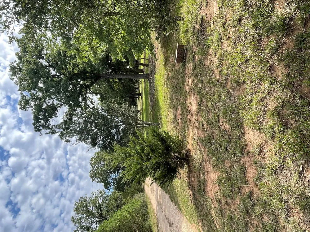 160 Radcliff Lane Harwood, TX 78953