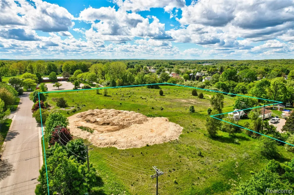 12800 Fountain Square Springfield Charter Township, MI 48350