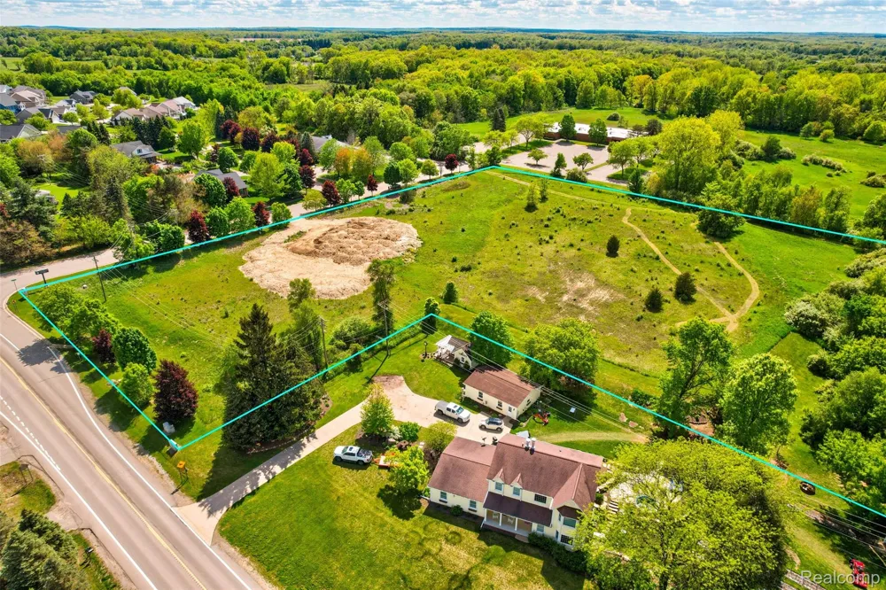 12800 Fountain Square Springfield Charter Township, MI 48350