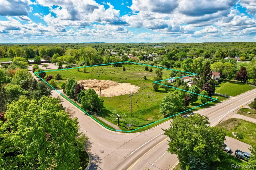 12800 Fountain Square Springfield Charter Township, MI 48350
