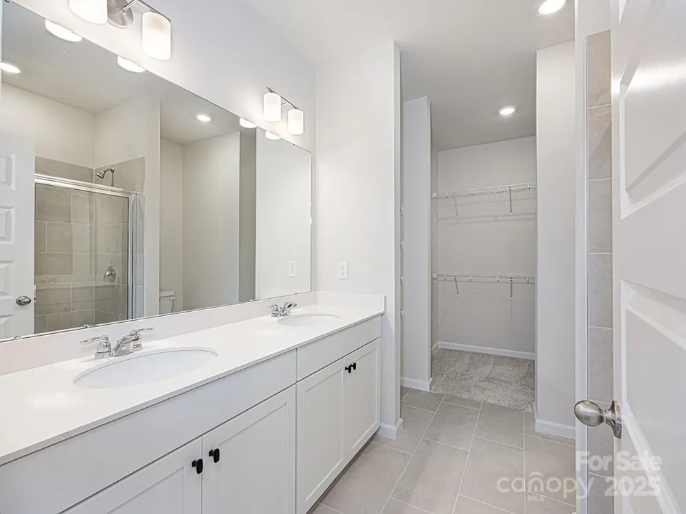 2535 Ruby Dixon Crossing Drive #19 Gastonia, NC 28056