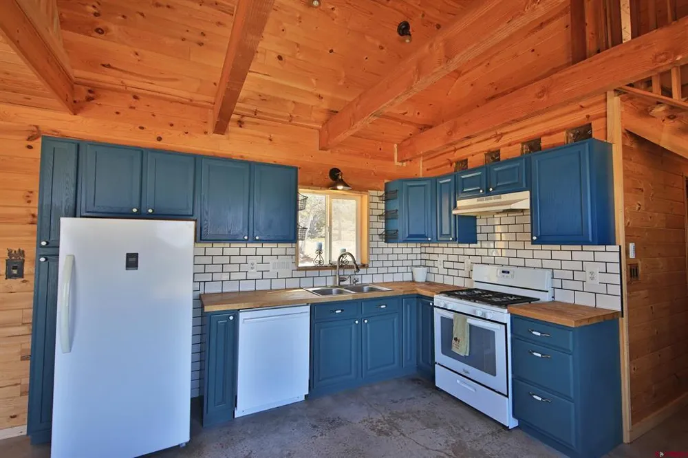 56001 KK ROAD Molina, CO 81646