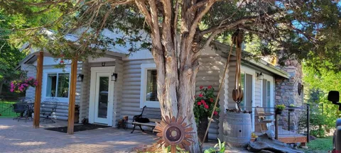 302 Queen Street
