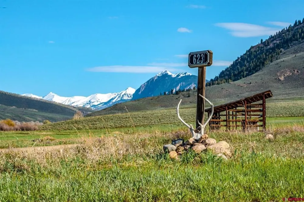 623 County Road 813 Almont, CO 81210