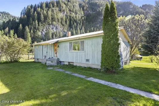 4345 Wilcox Road Northport, WA 99157