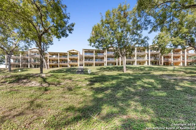 540 River Run #315 New Braunfels, TX 78132