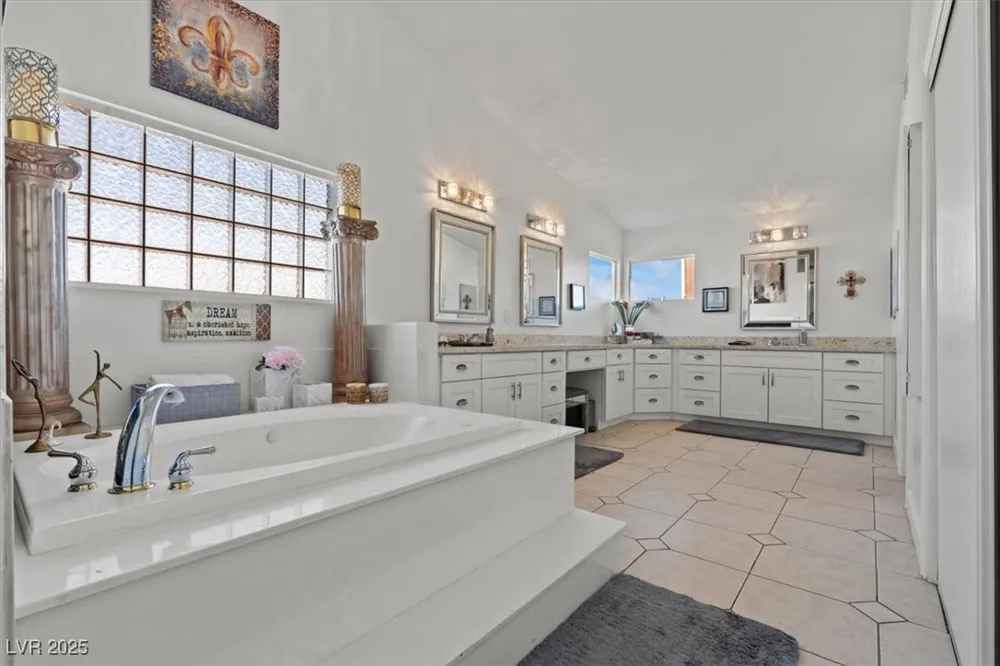 2639 Regency Cove Court Las Vegas, NV 89121
