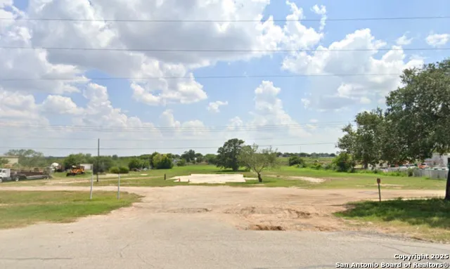 531 (3.27 AC) 10th Floresville, TX 78114