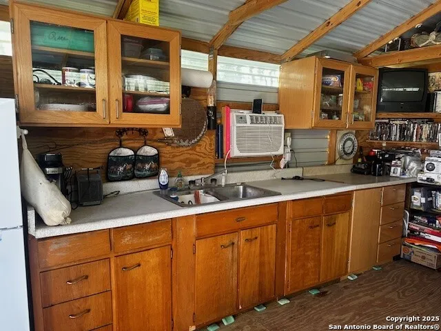 698 Kahn Rio Frio, TX 78879