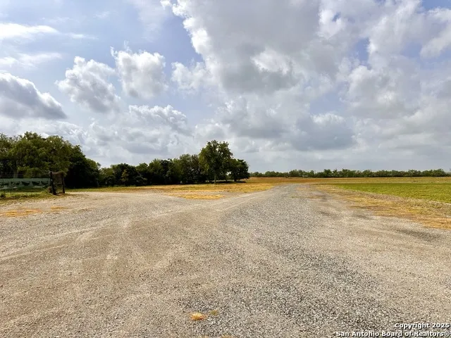 20250 Interstate 35 S Lytle, TX 78052