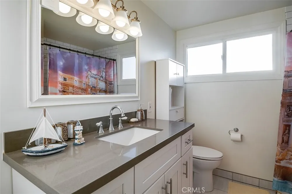 231 Longfellow Avenue Hermosa Beach, CA 90254