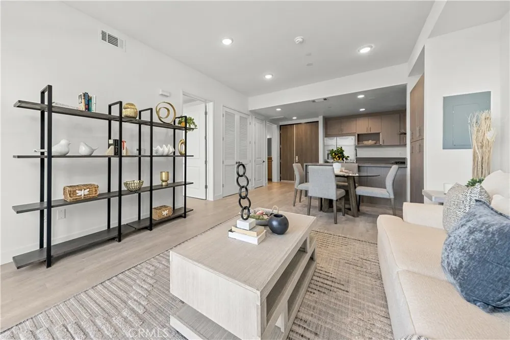 168 S Monterey Street #313 Alhambra, CA 91801