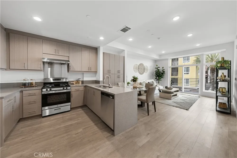 168 S Monterey Street #313 Alhambra, CA 91801