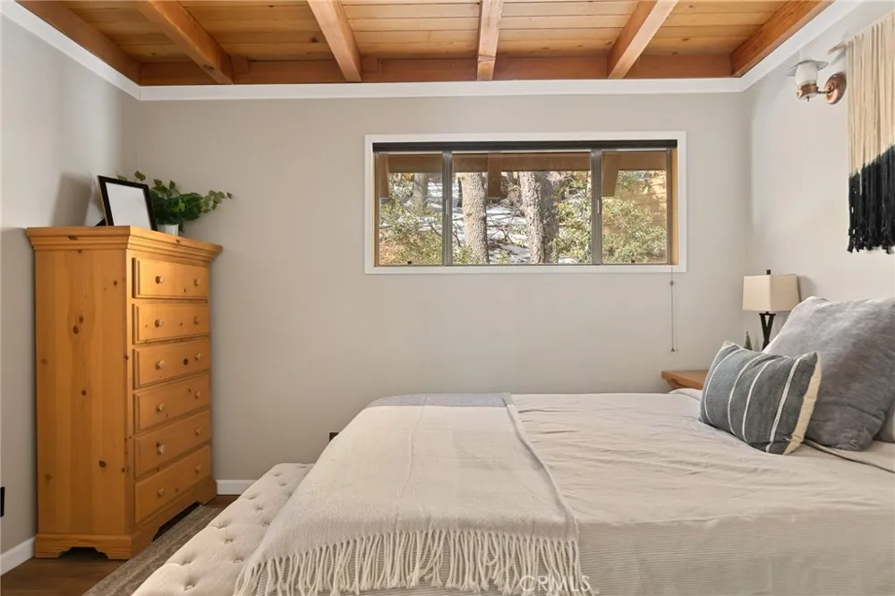 32903 Canyon Drive Green Valley Lake, CA 92341