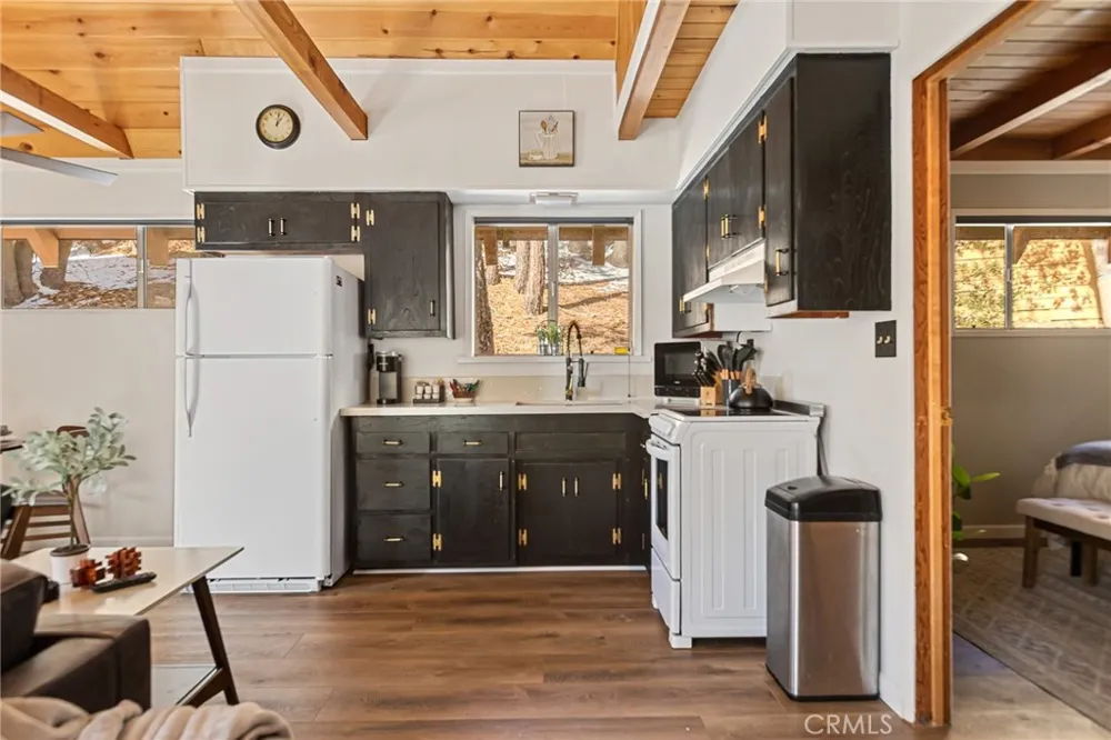 32903 Canyon Drive Green Valley Lake, CA 92341