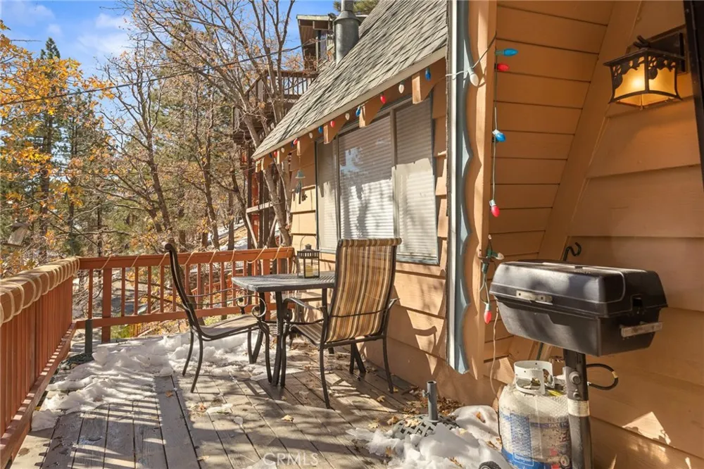 32903 Canyon Drive Green Valley Lake, CA 92341
