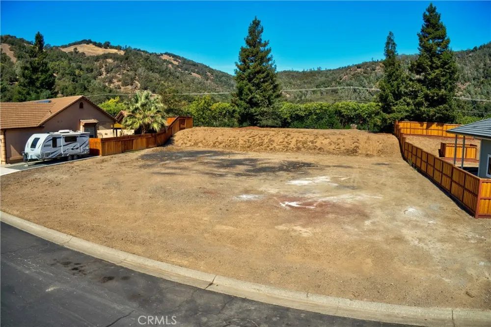 8456 Paradise Valley Boulevard Lucerne, CA 95458