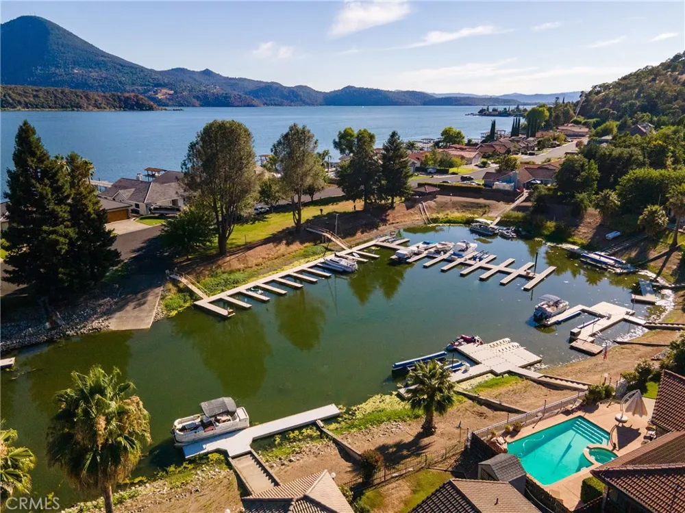 8456 Paradise Valley Boulevard Lucerne, CA 95458