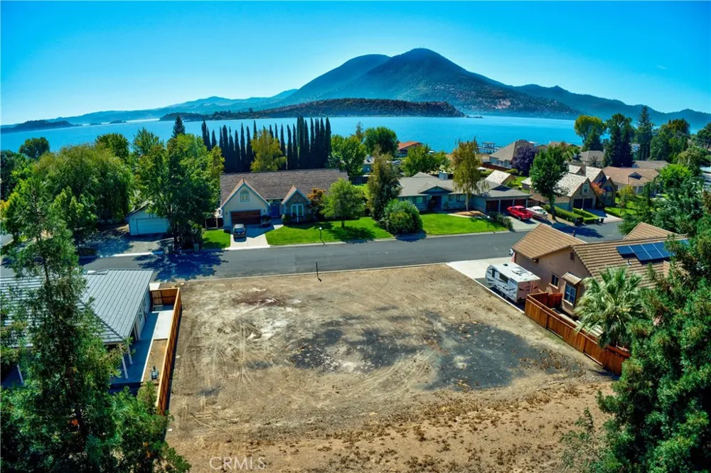 8456 Paradise Valley Boulevard Lucerne, CA 95458