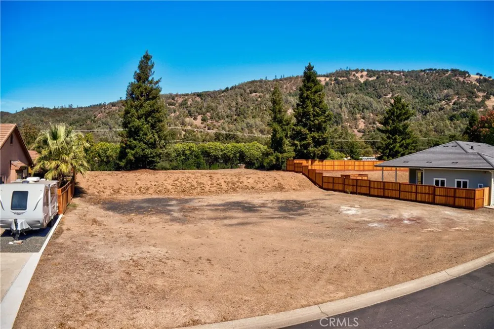8456 Paradise Valley Boulevard Lucerne, CA 95458