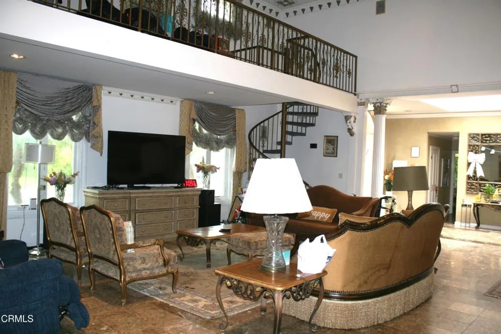 500 Georgian Road La Canada Flintridge, CA 91011