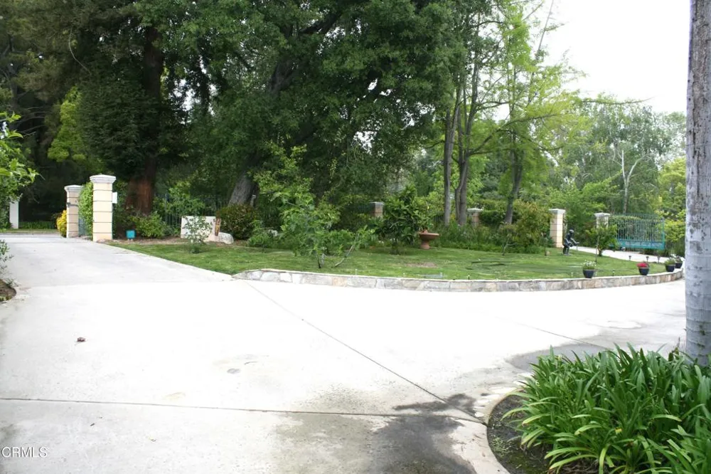 500 Georgian Road La Canada Flintridge, CA 91011