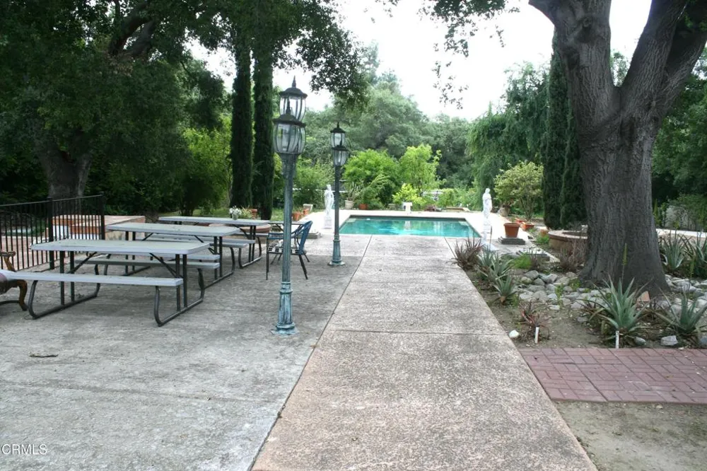500 Georgian Road La Canada Flintridge, CA 91011