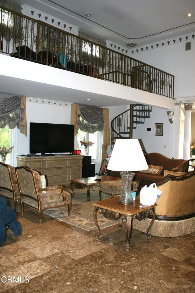 500 Georgian Road La Canada Flintridge, CA 91011
