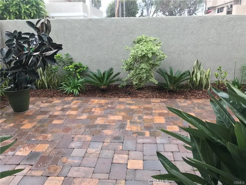 735 Alabama Street Huntington Beach, CA 92648