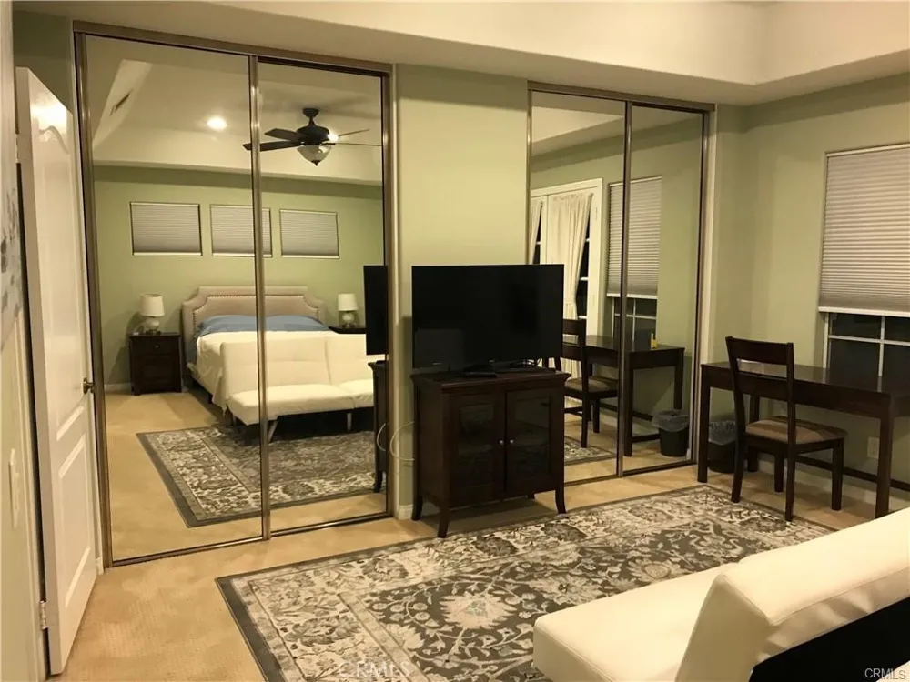 735 Alabama Street Huntington Beach, CA 92648