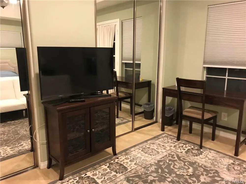 735 Alabama Street Huntington Beach, CA 92648