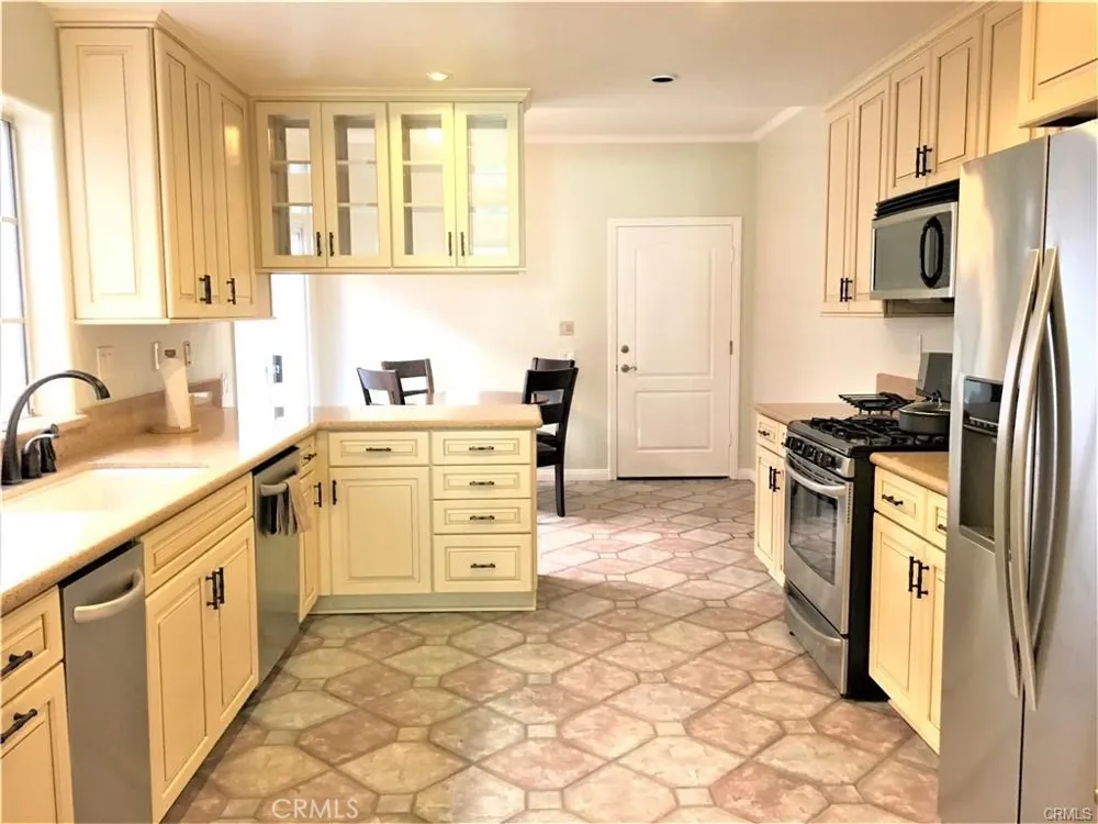 735 Alabama Street Huntington Beach, CA 92648