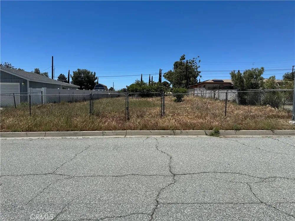 Almond Way Banning, CA 92220
