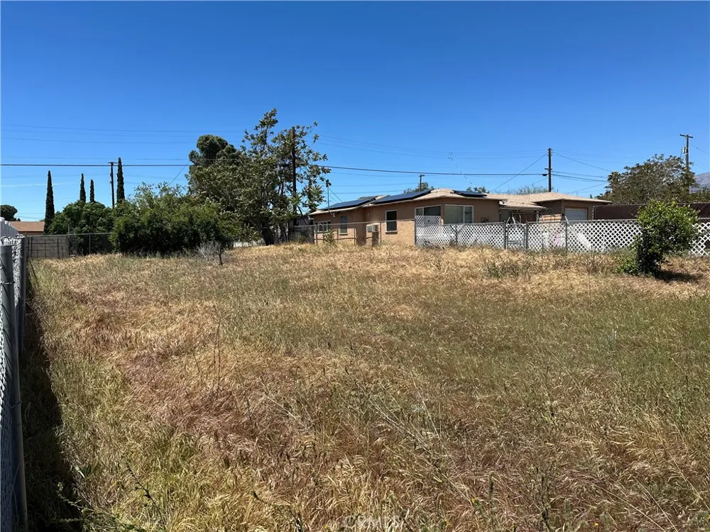 Almond Way Banning, CA 92220