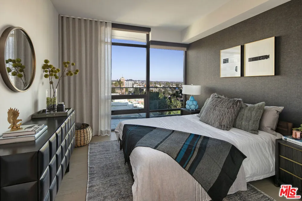1755 Argyle Avenue #1005 Los Angeles, CA 90028