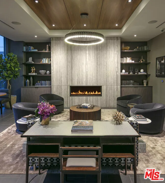 1755 Argyle Avenue #1005 Los Angeles, CA 90028