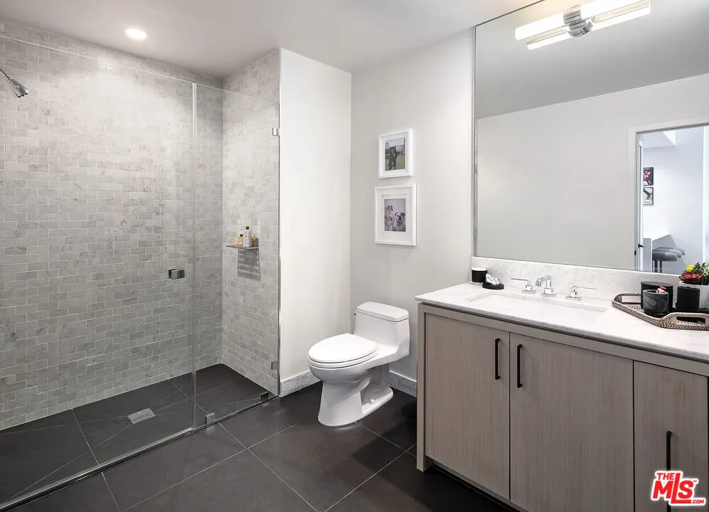 1755 Argyle Avenue #1005 Los Angeles, CA 90028