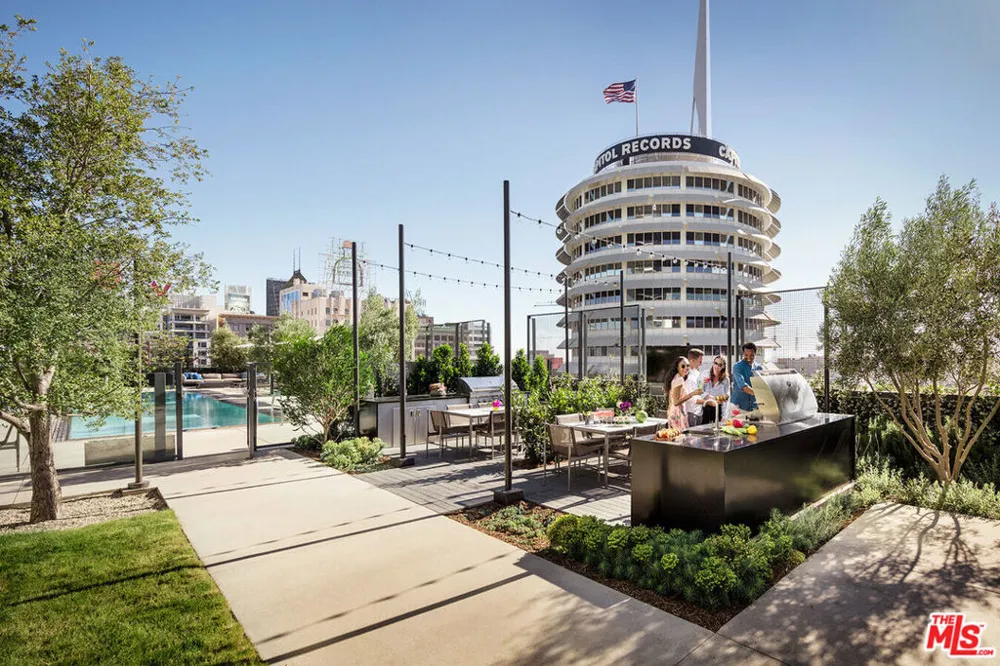 1755 Argyle Avenue #1005 Los Angeles, CA 90028