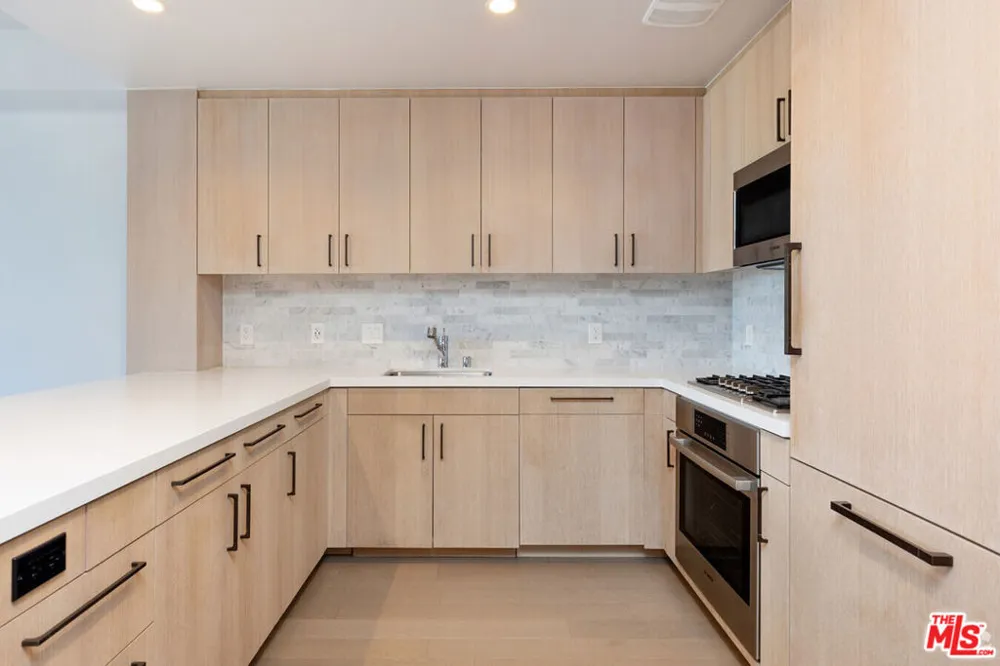 1755 Argyle Avenue #1005 Los Angeles, CA 90028