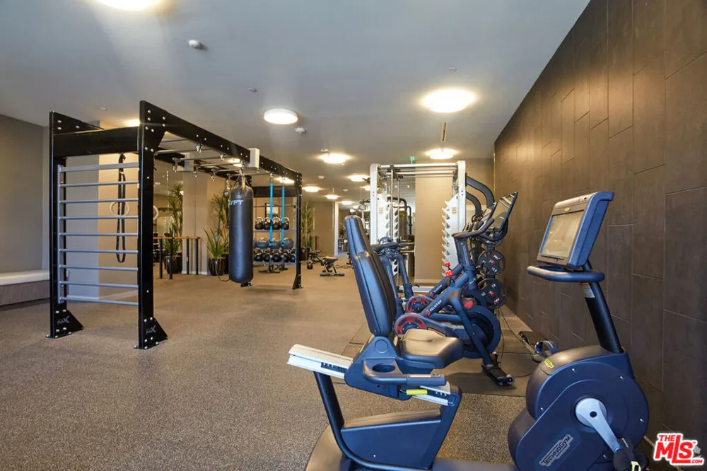 1755 Argyle Avenue #1005 Los Angeles, CA 90028