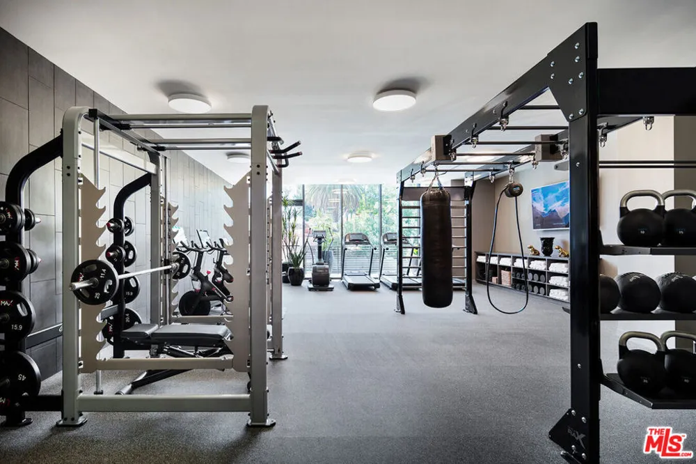 1755 Argyle Avenue #1005 Los Angeles, CA 90028