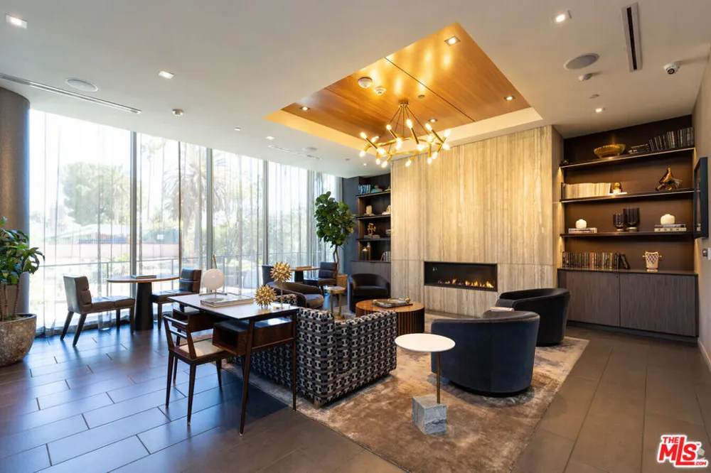 1755 Argyle Avenue #1005 Los Angeles, CA 90028