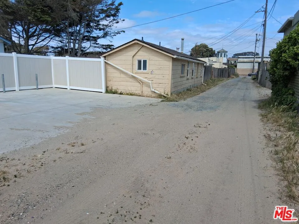 370 Pier Avenue Oceano, CA 93445